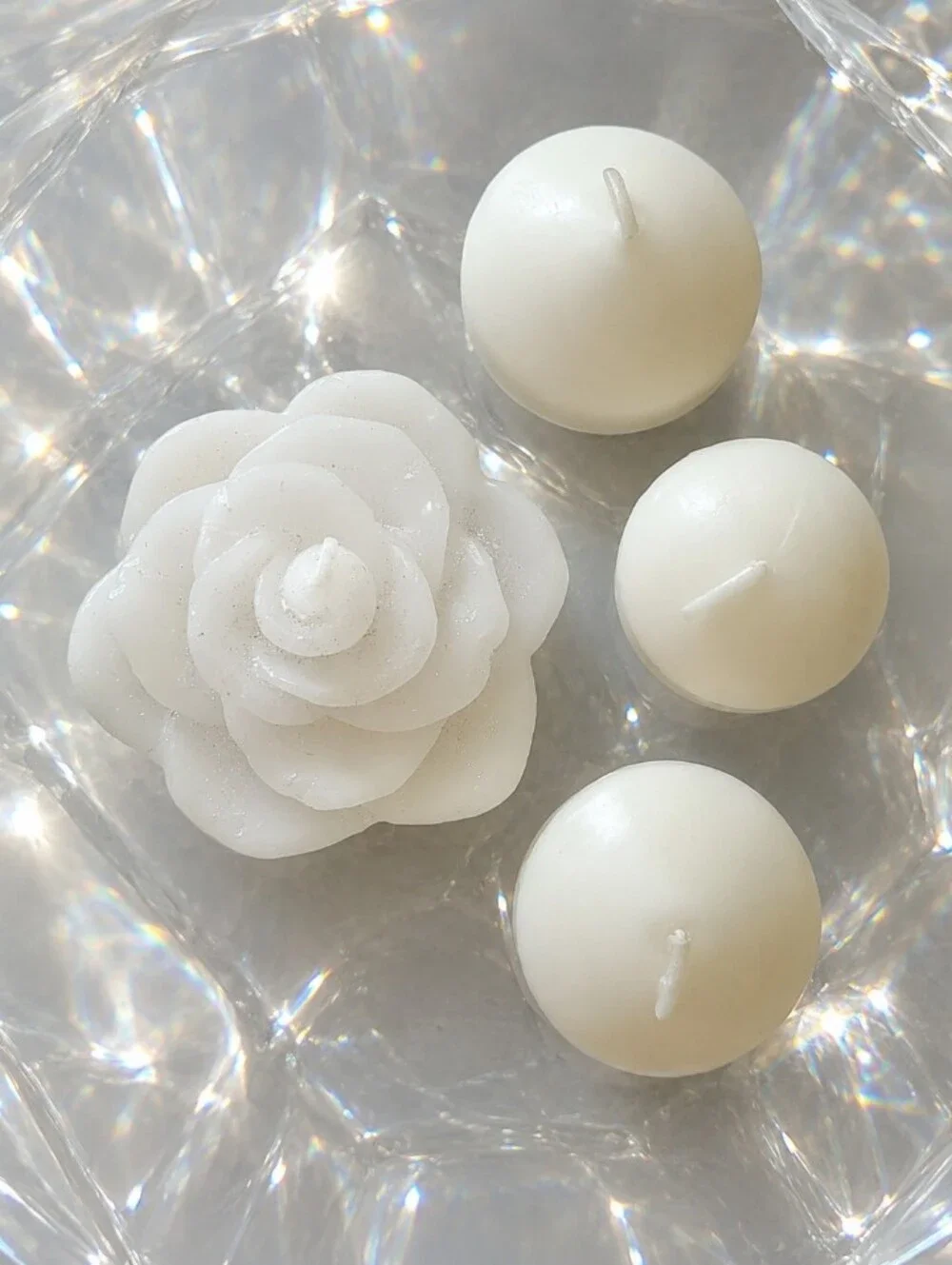 🤍 4-Piece White Decorative Candle Set – Flower & Round Candles 🕯️✨